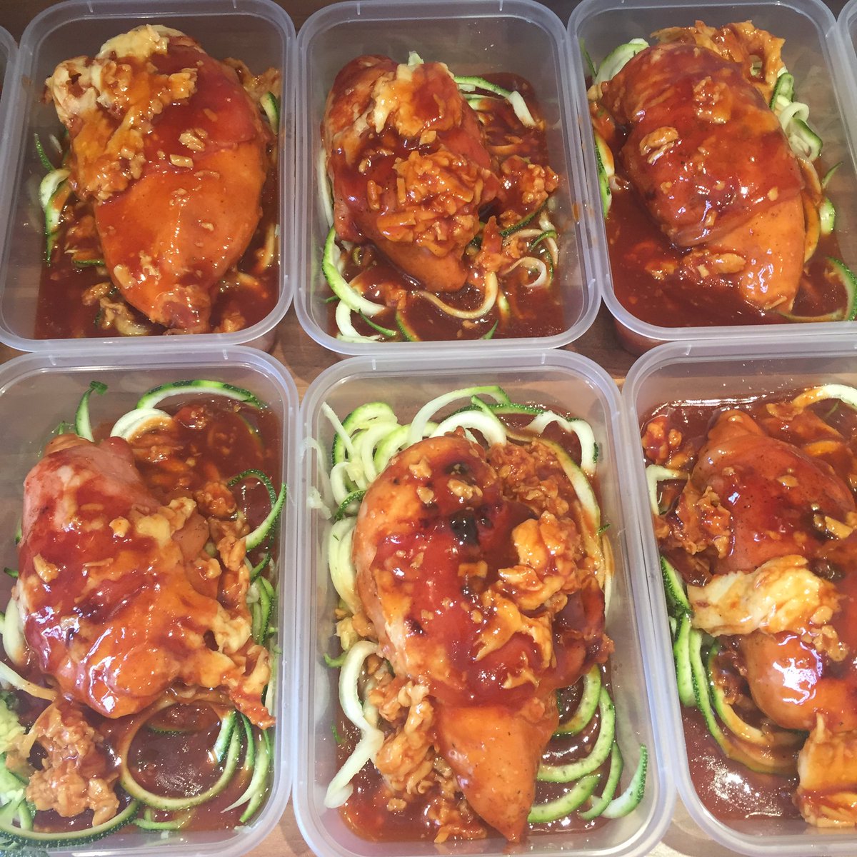 KitchenPembs's tweet image. Stuffed peppers, turkey Lasagne, turkey hash with mozzarella &amp;amp; hunters chicken on courgettie #mealprep #wales #food #Pembrokeshire #lowcarb