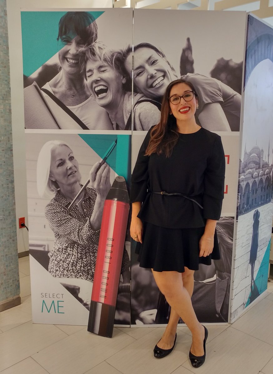 SantanderMx's tweet photo. ¡Un momento único! Cassandra García, Editorial Make Up Artist de Bobbi Brown nos compartió sus mejores tips. #SoySelectMe #EstiloSelectMe https://t.co/KbLjccBWPo