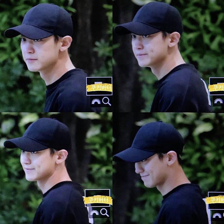 YakeemaAnderson's tweet photo. How is he so daddyish, handsome, sexy and cute at the same time #parkchanyeol #chanyeol #exo #exomember #exol #saranghae https://t.co/FHF44PTe6D