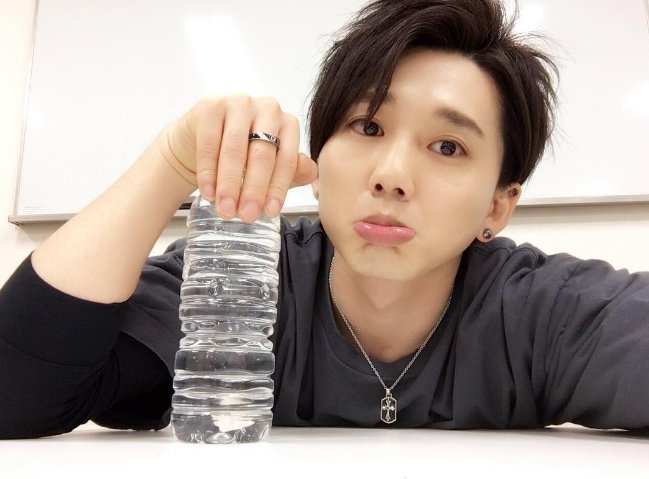kg_0917's tweet photo. late happy birthday to this one <3 #Da_iCE #latebirthdaygreetings #HanaSou #thisbby #thisbae #jpop ๐๐ https://t.co/hlqjCHcGZi