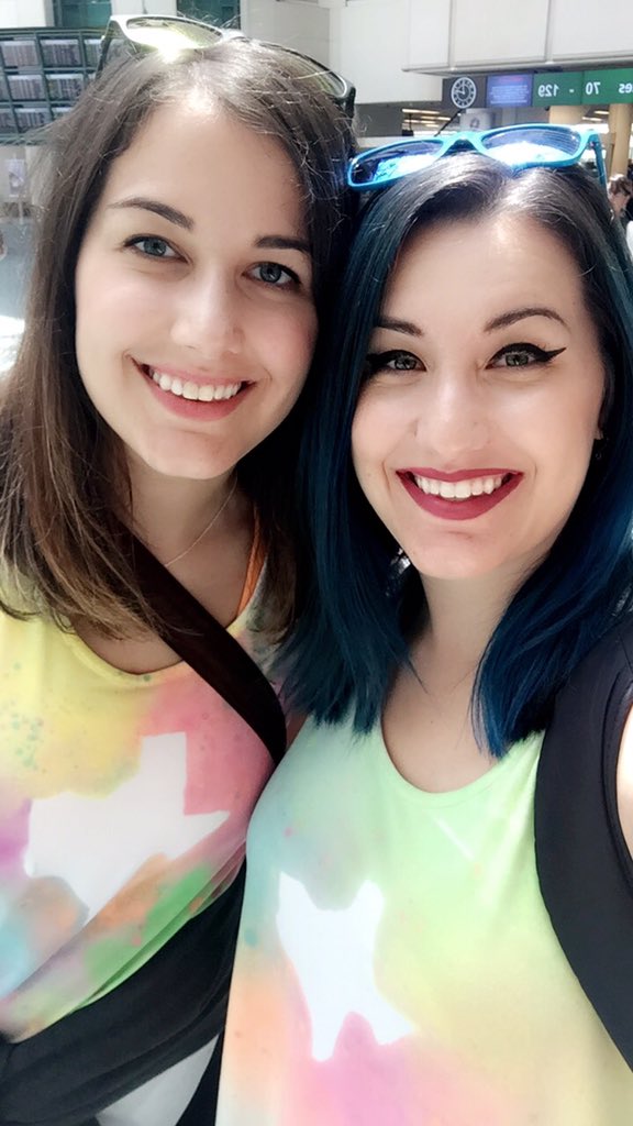 JulesC219's tweet photo. @coldplay All the way from FL we are here in Houston! We love you guys and are SO hoping to see you tomorrow!❤️💛💚💙💜#ColdplayHouston https://t.co/APh7QxUpyF