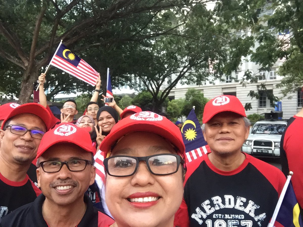norehamohd's tweet photo. #Gemilangwalk2017 wt TSKSN @DrAliHamsa #GeloraMerdeka @PetraJayaMP @Rosnah_ARS @ZohariAkob @saranidollah @RoslanMdTaha @LLMKP @CIDB_Malaysia https://t.co/SBaNX4VVj7