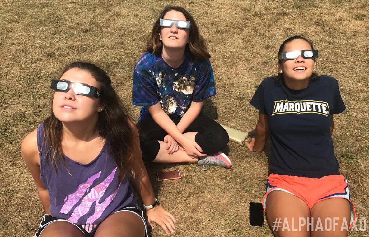 The new semester is looking bright now that we're back at DePauw with our sisters😎🤩