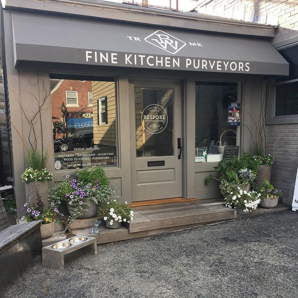 bespokeofwin's tweet photo. There freshly painted front of the showroom is looking great! The guys have been working on it between rainy days over the last month. One … https://t.co/JIP0V5qw5Y