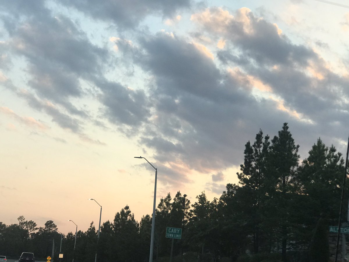 bellasmile1018's tweet photo. #ButThatSunsetTho #butthatsunsetthough ♥️♥️ https://t.co/eOevNzq63e