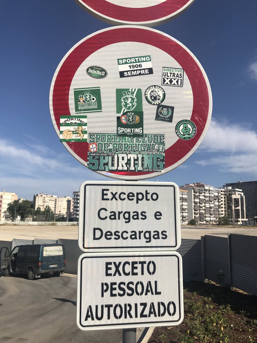 sarahwin825's tweet photo. #SportingLisboa 
#ultras
#lissabon https://t.co/sCuG3fa4t8