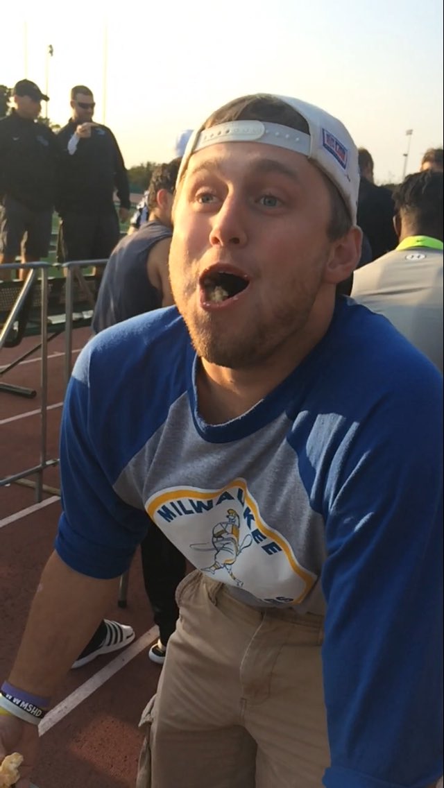 TreyCochran_'s tweet photo. Donut eating contest. Why couldn't we have done this when I was playing? #DemDonuts #RunToTheFight https://t.co/xyxh2ZtGHK