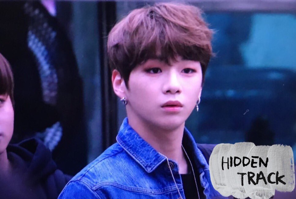 170825 뮤직뱅크 강다니엘 출근 프리뷰 2
지인들 없었으면 오늘 눈물났을듯ㅜ 고마워요ㅠㅠ 이와중에 나무 나빠요ㅠㅋㅋㅋ
#워너원 #강다니엘