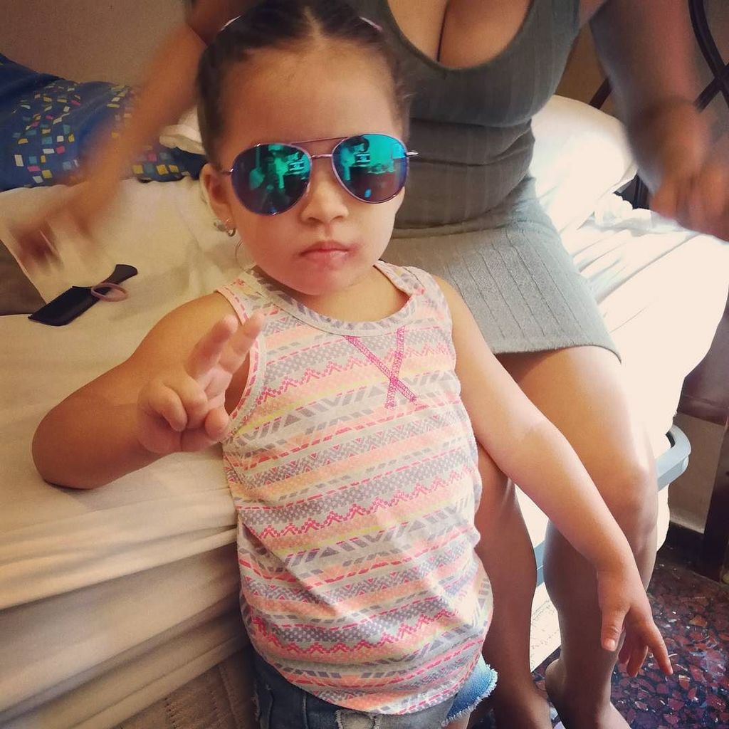 eMarshallQ's tweet photo. Mi bebé #miprincesa #familia #marshallstyle #bebepeyton #minhabase #abençoe #purple #ellatieneestilo #mia https://t.co/2rTUuCn0IB https://t.co/hVcTSV0phF