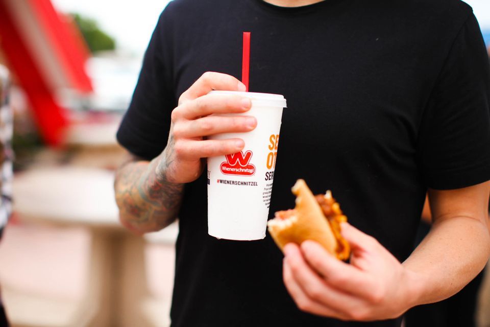itsnotdeadfest_'s tweet photo. @wienerschnitzel x It's Not Dead Fest
🌭 stop by their stand for a free sample

#wienerschnitzel #hotdog #hotdogs #itsnotdeadfest #punkrock https://t.co/aPF14Weq7r
