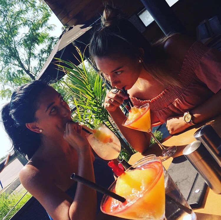 HighDiamondReal's tweet photo. Sippin on summer 🍹#HDFRIDAYNIGHT https://t.co/XgI8z4eDKm