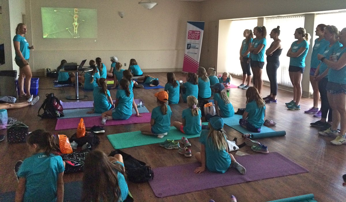 Teamwork makes the dream work! Participants at our <a href="/CalgaryRowing/">Calgary Rowing Club</a> Club #ChampChat presented by <a href="/WomenChampions/">Women Champions</a> are learning from the best!