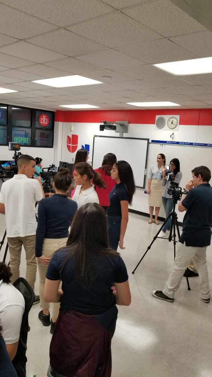 rubendariomcs's tweet photo. Our Journalism students appeared on @Univision Facebook live today! #FutureReporters https://t.co/ywFjpxms5s