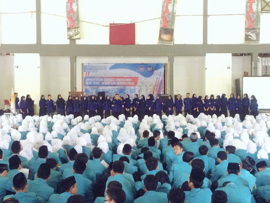 lepma_febums's tweet photo. Display bersama maba 2017 #Lepma #LepmaKompak #FEB #UMS https://t.co/fiUSheGUmC