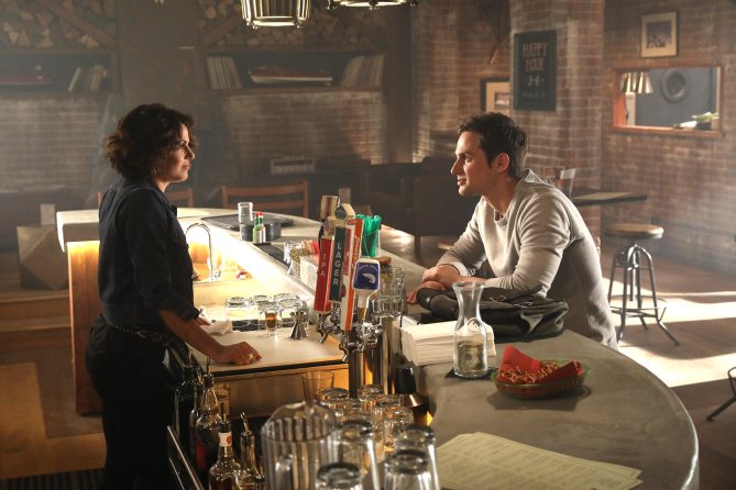 NatalieAbrams's tweet photo. Once Upon a Time's @LanaParrilla says "it's jarring" for Regina to see a grown up Henry for the first time https://t.co/fH8ocbyAsI #OUAT https://t.co/C2wxDoNaua
