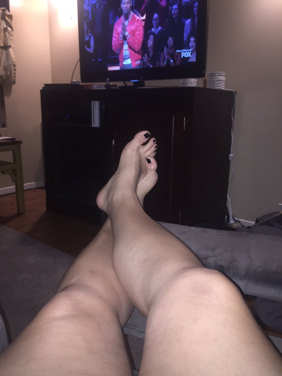 KishaTurner19's tweet photo. #sexyfeet #payme#👅 https://t.co/QgBBYS0xGz