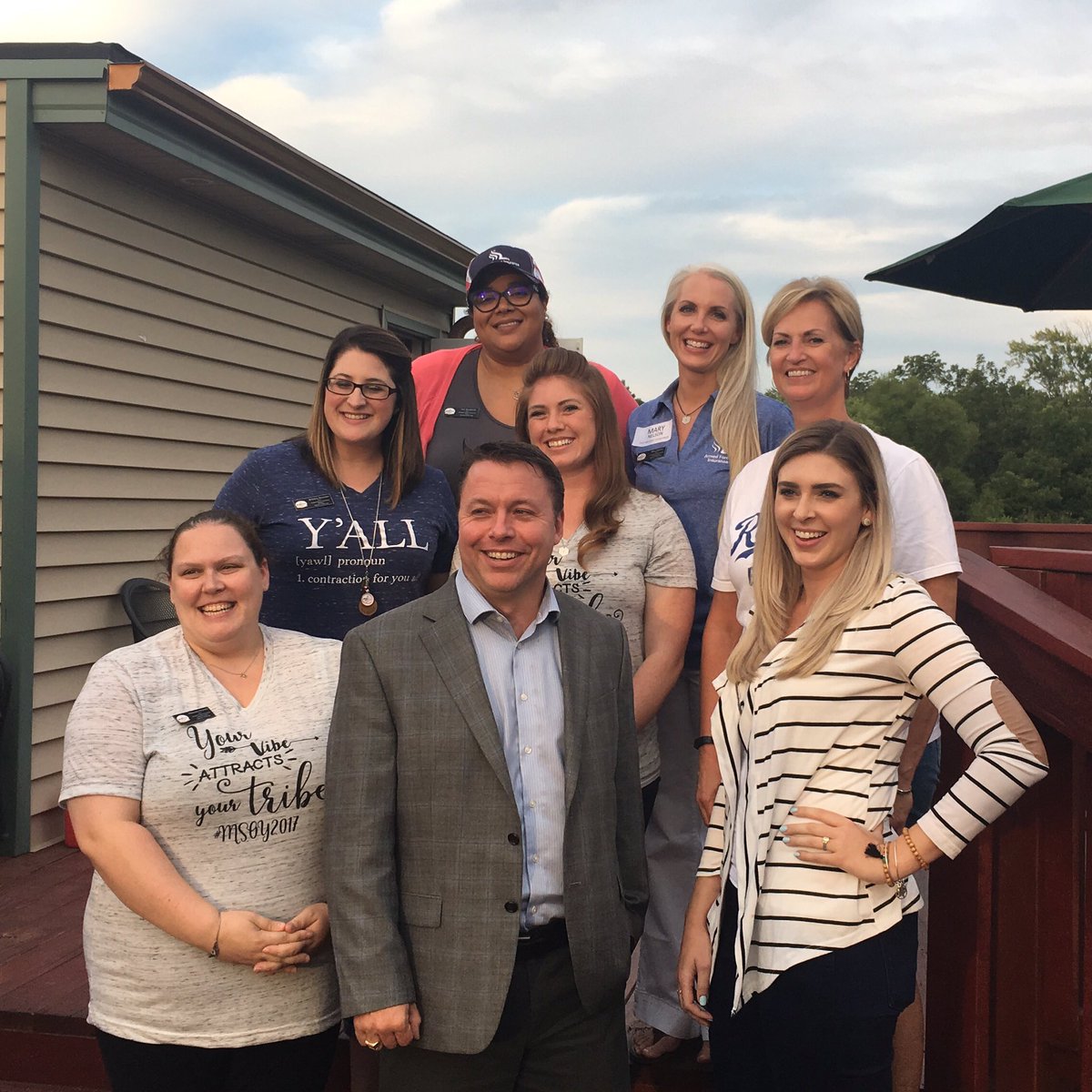 ArmedForcesIns's tweet photo. 2017 Armed Forces Insurance Military Spouse of the Year branch winners with @votepittman today! #msoy17 #milspouse https://t.co/HyEB9vL0Kn