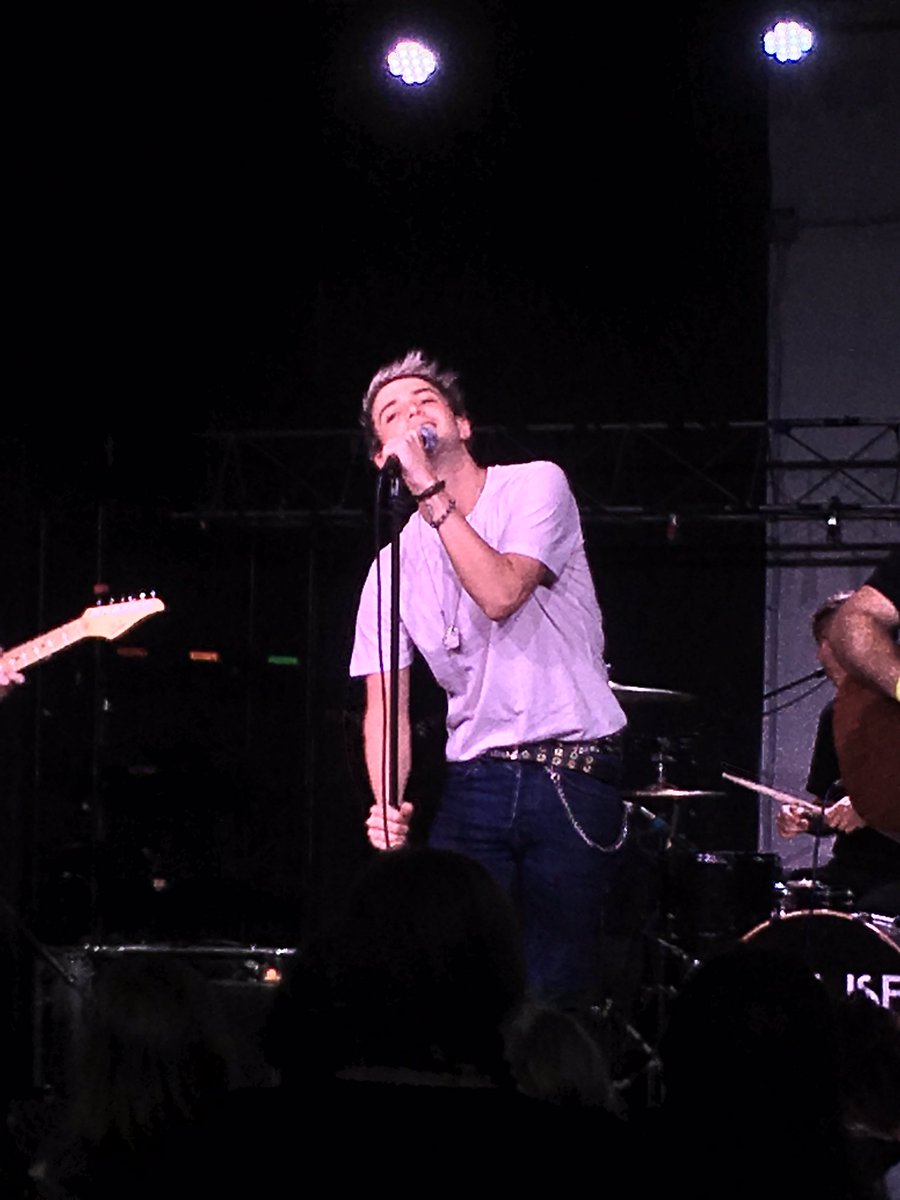 christy0907's tweet photo. Indianapolis tonight @DaltonRapattoni https://t.co/uzy5rgydpF