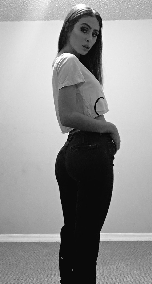 CVITLYNG's tweet photo. lil bitta me 4 u https://t.co/KXBtEyZmQn