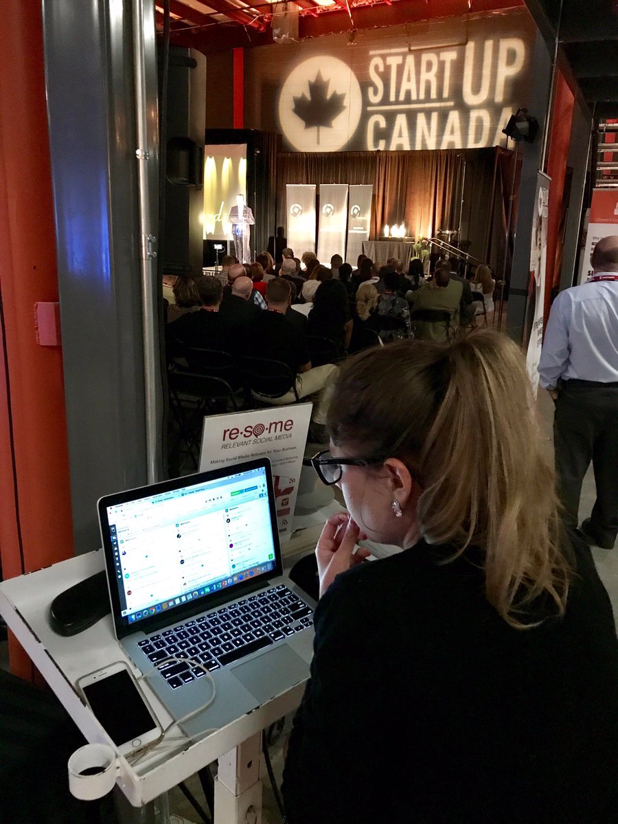 Hanging out at the #StartupCanAwards! Tweeting up a storm! ;)