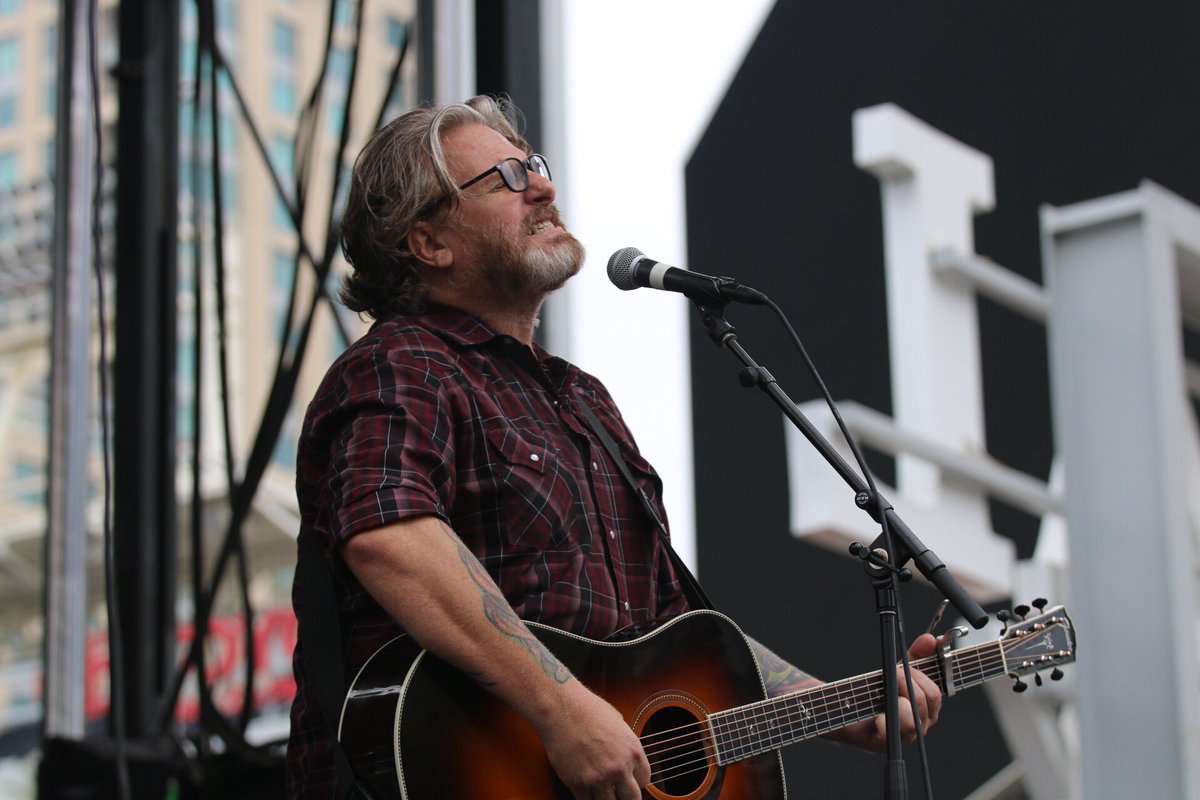 91X's tweet photo. The one and only #KevinSeconds is kicking things off here at #BostonToBerkeley!! #91X #7Seconds https://t.co/qZ9sBqoNgy