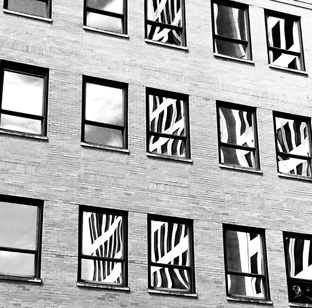 raylavoie's tweet photo. Reflections of a modern world.
.
.
#potd #mirromirror #bwrealness #365project #asseenincolumbus https://t.co/j3xMY5duSO