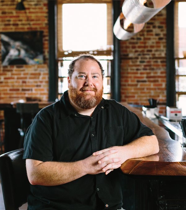 DevourILM's tweet image. Multi-Tiered Talent: Dishing with chefs at all levels at Roudabush devourilm.com/2017/08/24/mul…