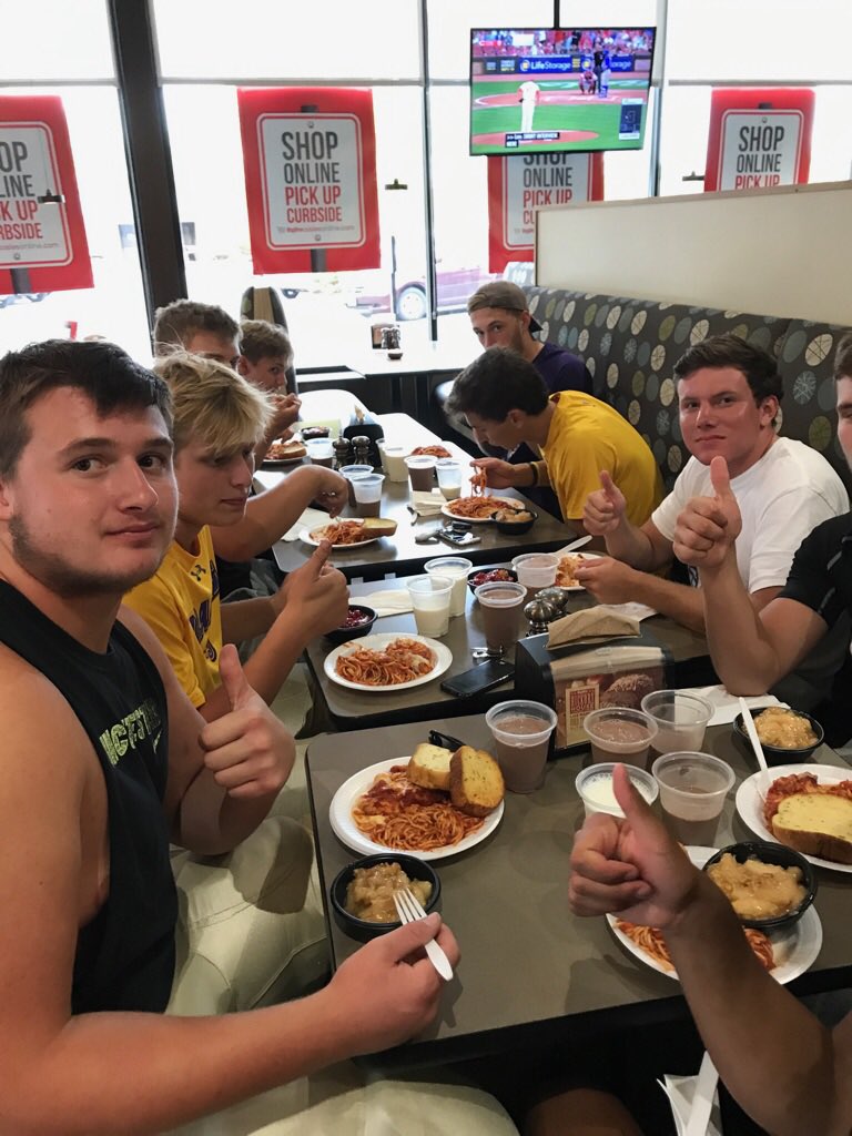 JohnstonHyVee's tweet photo. Starting off Johnston High School Football season with your Johnston Hy-Vee and a big pasta feast! 🏈🏈 Go Dragons!! 💜💛💜💛 https://t.co/MXwA2CN4zy
