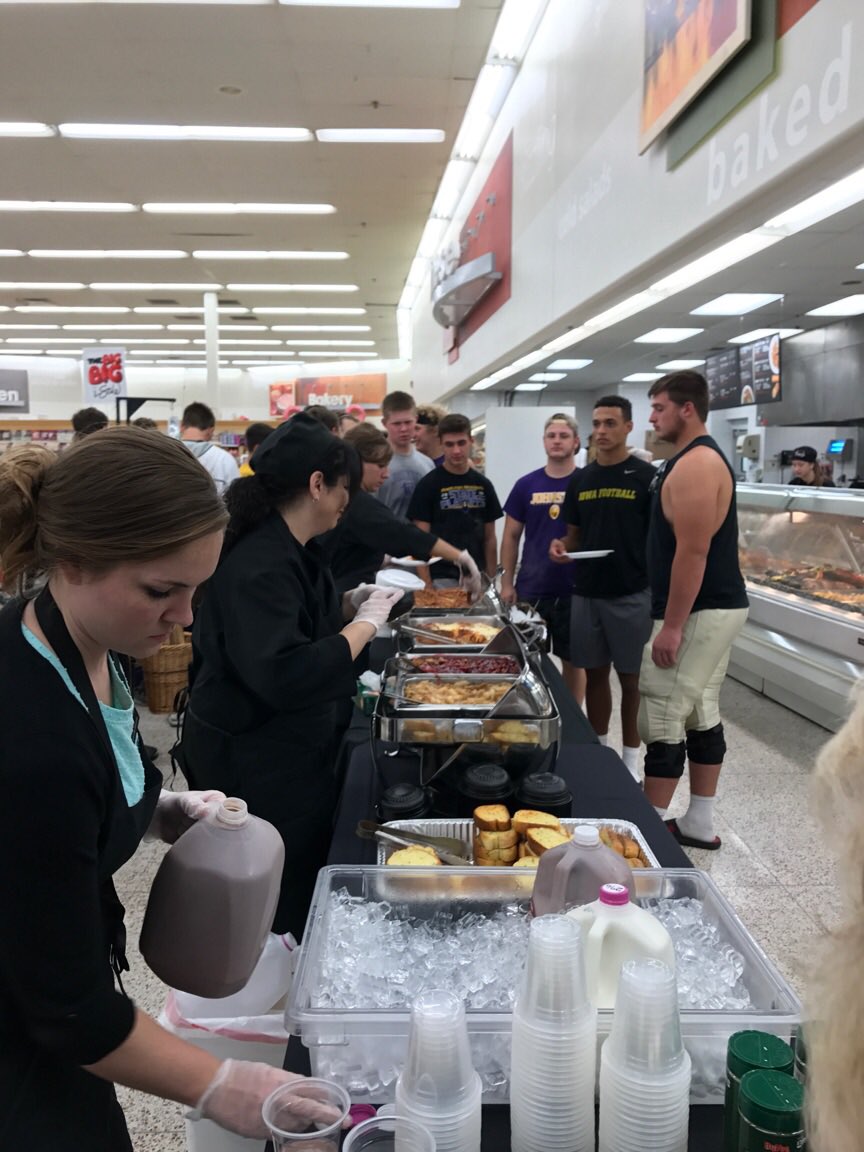 JohnstonHyVee's tweet photo. Starting off Johnston High School Football season with your Johnston Hy-Vee and a big pasta feast! 🏈🏈 Go Dragons!! 💜💛💜💛 https://t.co/MXwA2CN4zy