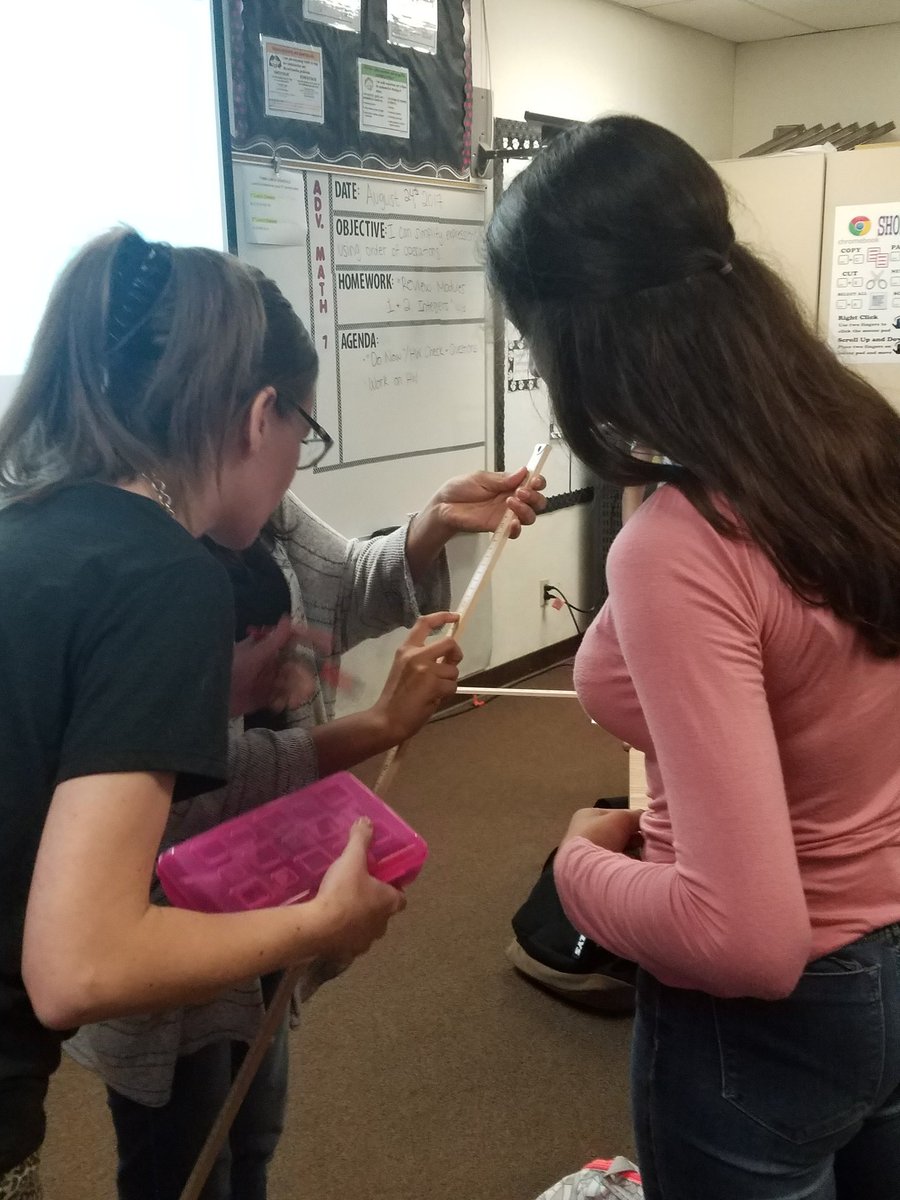 MsMedinaTHMS's tweet photo. #thmsSTEMgirls learning the golden ratio, and practicing metric units. @THMS_CJUSD @ColtonJUSD https://t.co/BU8eIsARYb