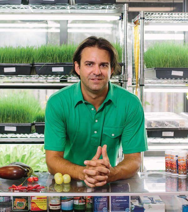 DevourILM's tweet image. Every Season is Green: Farmer and conservationist team up to stretch creativity in soil devourilm.com/2017/08/24/eve…