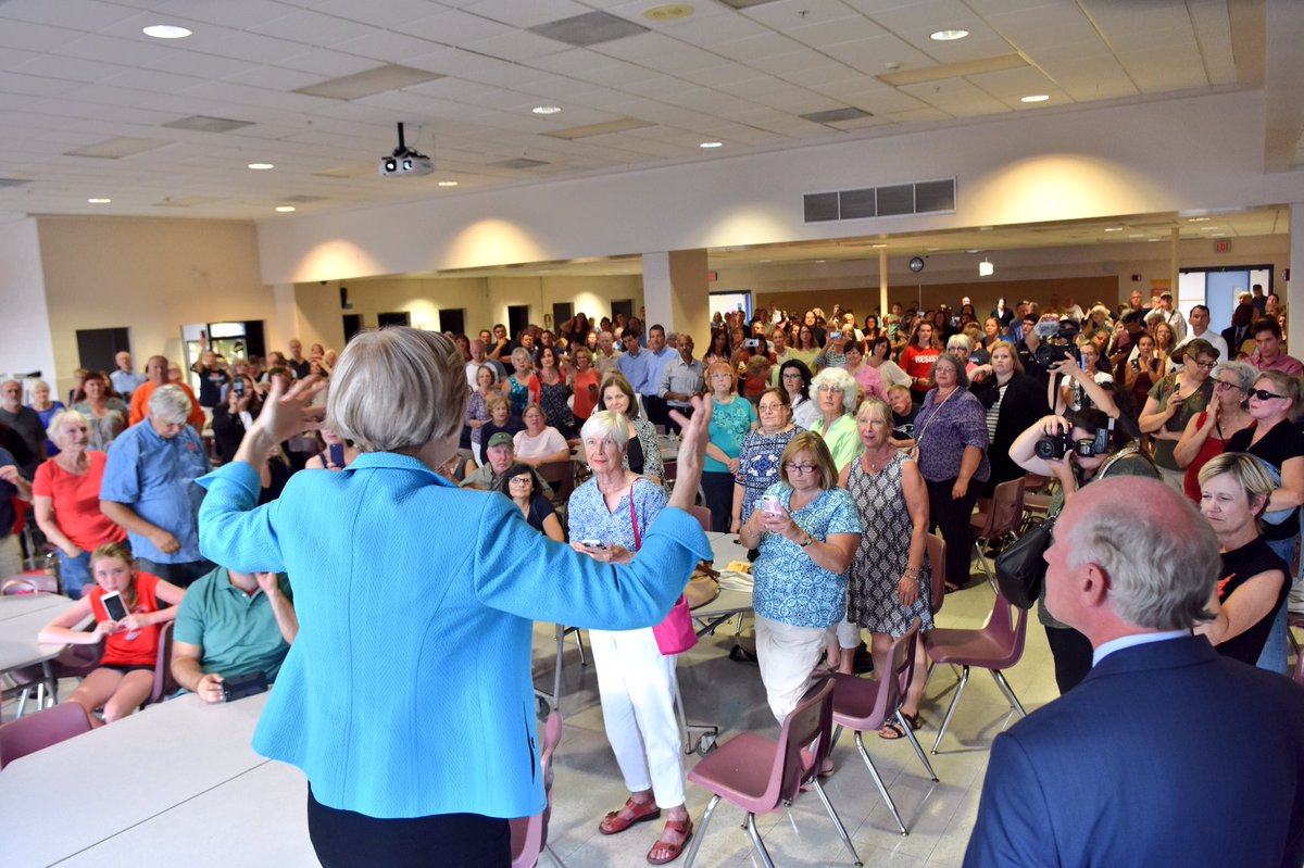 SenWarren's tweet image. Wow, 1100 people jammed Furnace Brook Middle School for our Marshfield town hall tonight! Thank you all for joining us!