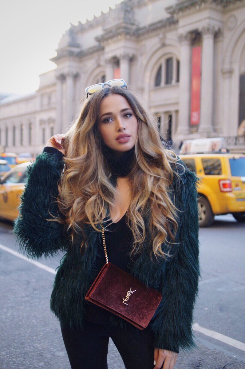 NEW NEW NEW page on FB 🙈 

facebook.com/AmraBeganovich/