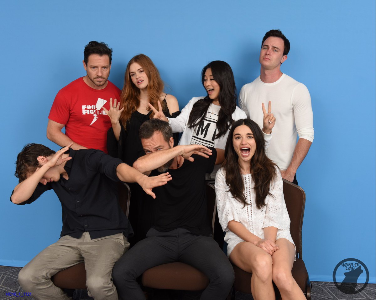 howlercon's tweet photo. #wrangling cats #HC2016 https://t.co/8FrU5RBabQ