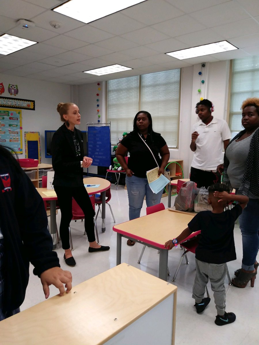 HARLLEEDISD's tweet photo. Check out our 3 yr old room @HARLLEEDISD had a great turn out for #BTSDallasISD #DallasBTS #Dallas2017 #BoldlyGo #wheregreatnessstartsearly https://t.co/dV40lDvZhM