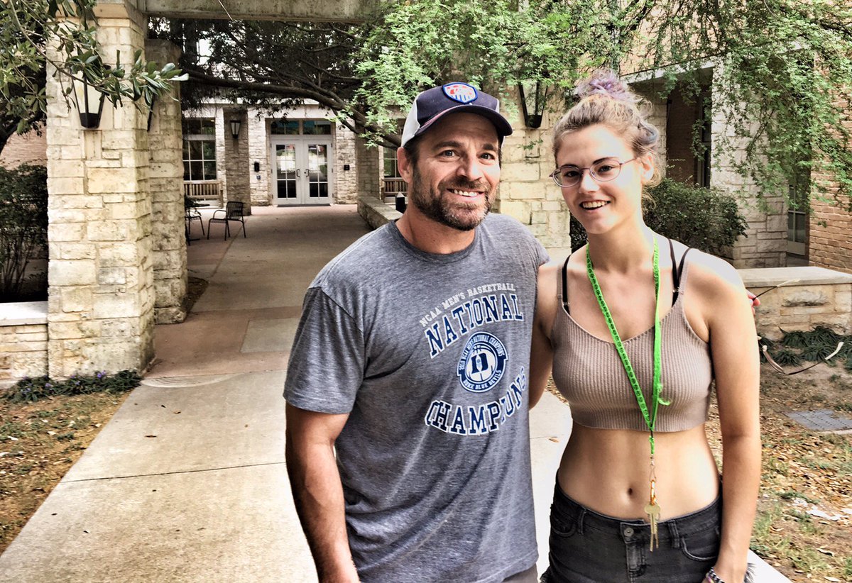 XsavageX's tweet image. Left my baby girl at college today. It was tough on me, but she&apos;s ready. #smartandstrong