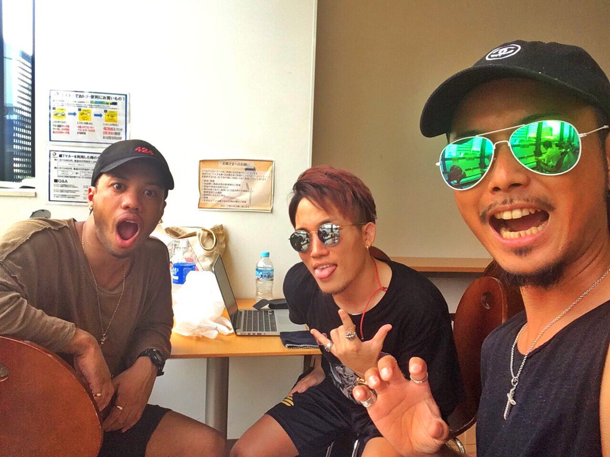 Dj Shimase ガンパリマジック Sur Twitter 78chanとrichesと一緒に名古屋向かってるよん 先週も名古屋行けててなんか嬉し 今日は三人で現場rockするよーん イルマニア パリピ Club 名古屋 月曜から夜ふかし あーい オトメンボーイズ T