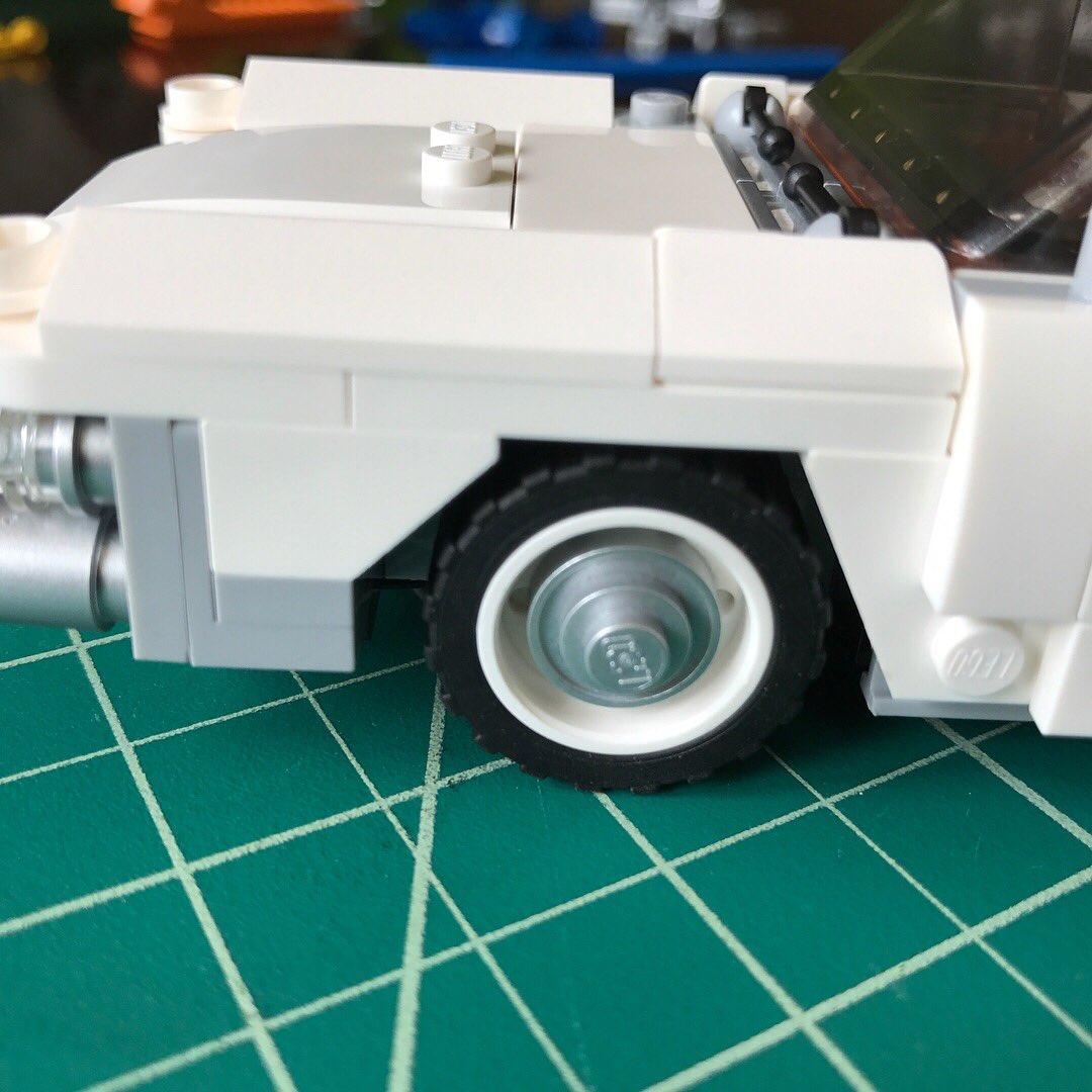 twojoeslegos's tweet photo. #ecto1 #ghostbusters #iaintafraidofnoghost #lego https://t.co/nb4OiO3yqo
