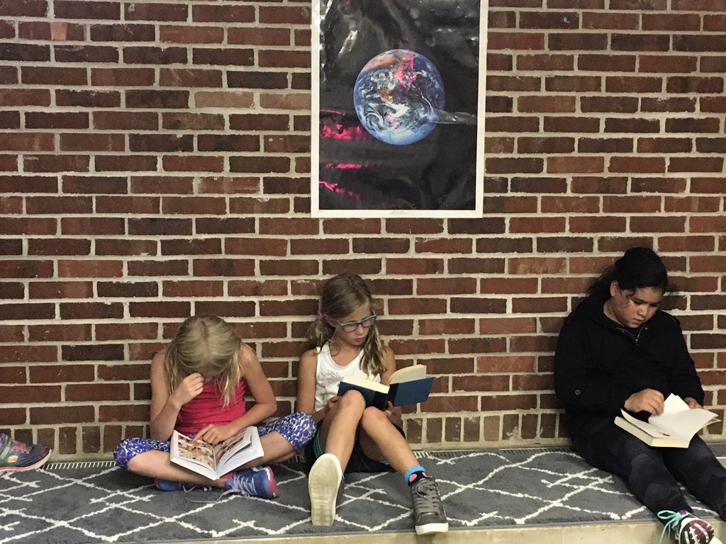 Ms_Ward_'s tweet photo. Room 23 loves their reading nook! #engage109 #wal109 #wardwal109 https://t.co/PTFEI749Ee