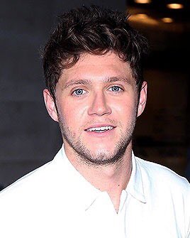 Niall saliendo de los estudios BBC ayer, 23 de agosto! (1)