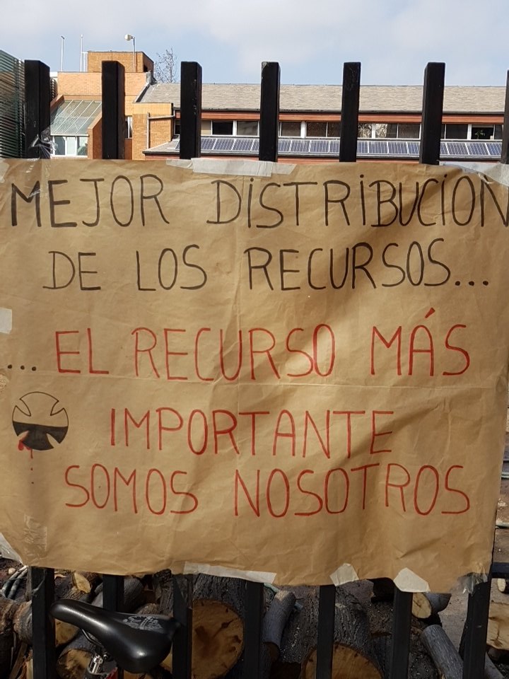 SebstianUrbina's tweet photo. #huelgaTeleton Los profesionales de Teletón estamos en el 8 día de huelga. Solicito RT #huelgateleton https://t.co/YKiShcPihO