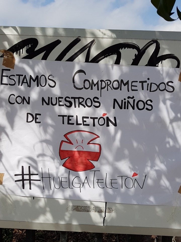 SebstianUrbina's tweet photo. #huelgaTeleton Los profesionales de Teletón estamos en el 8 día de huelga. Solicito RT #huelgateleton https://t.co/hquFprCiAn
