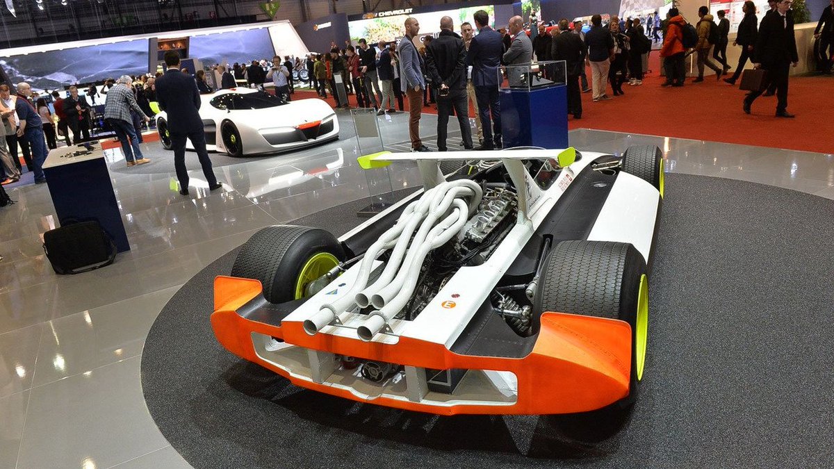 RussellsTranspo's tweet photo. @Bertieschip #FerrariFriday - has started #LOL
#Ferrari #Pininfarina #H2Speed #Concept2 #Geneva 2016
#RussellsTransport #Worldwide +44(0)1280 850 426 https://t.co/nKkEilrgrU