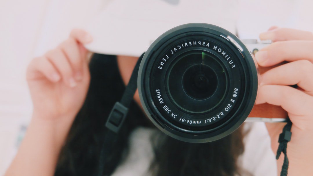 madbeezy's tweet photo. Photo By Geraldine Lewa | Unsplash 
 #electronicmusic #dancing https://t.co/mMzO5qGR0f