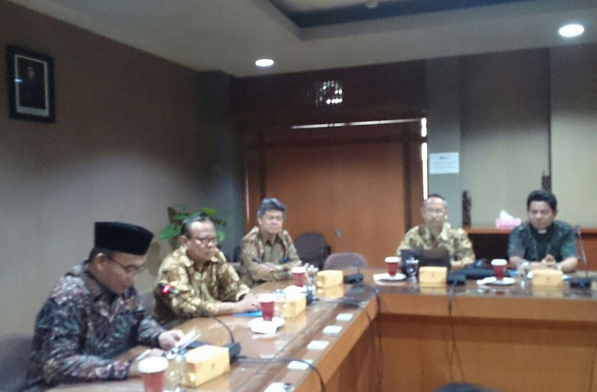 mnctrijaya's tweet photo. #LintasINFO -Mendikbud Muhajir Effendy bertemu Ketua Konferensi Waligereja Indonesia (KWI) Mgr Ignatius Suharyo &amp; 10 uskup dr slrh Indonesia https://t.co/A9mTt2Koh5