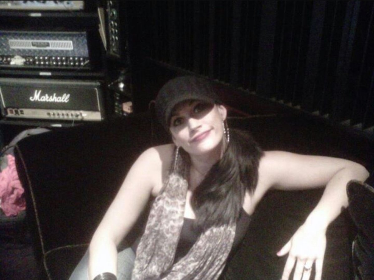 BREAKERBOX's tweet photo. #TBT sitting on @MrTommyLand couch recording #Summertime at his amazing #AtriumStudios [See #Video: https://t.co/bY9FgFQY4I] #BREAKERBOX https://t.co/bgmlCvJhv7