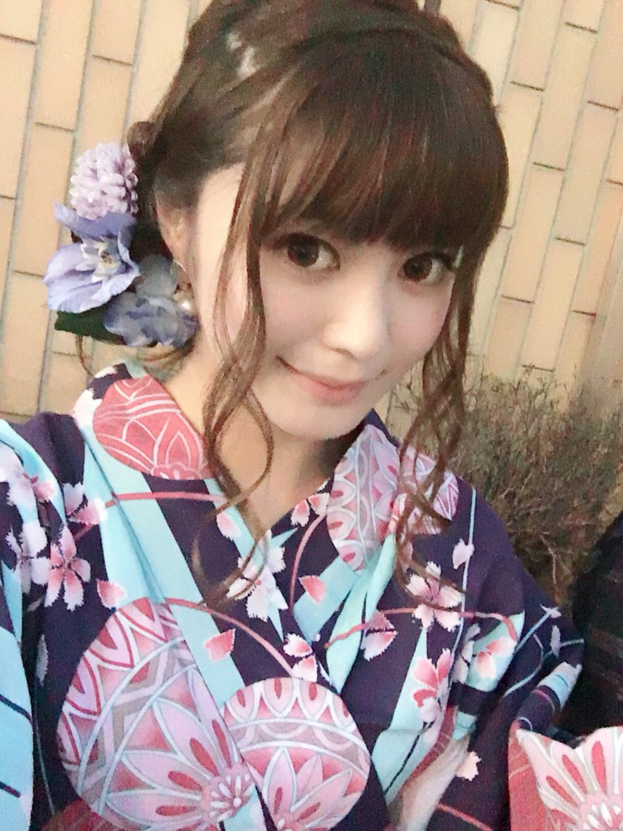 岩崎 麻衣 この前神宮外苑花火大会に行きました 浴衣着れて嬉しい ゚ ゚ W ゚ ゚ 岩崎 麻衣 この前神宮外苑花火大会に行きました 浴衣着れて嬉しい ゚ ゚ W ゚ ゚