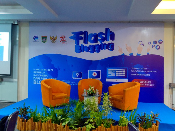 Flash Blogging w/ <a href="/BloggerPalanta/">Blogger Palanta</a> #FlashBlog72RI