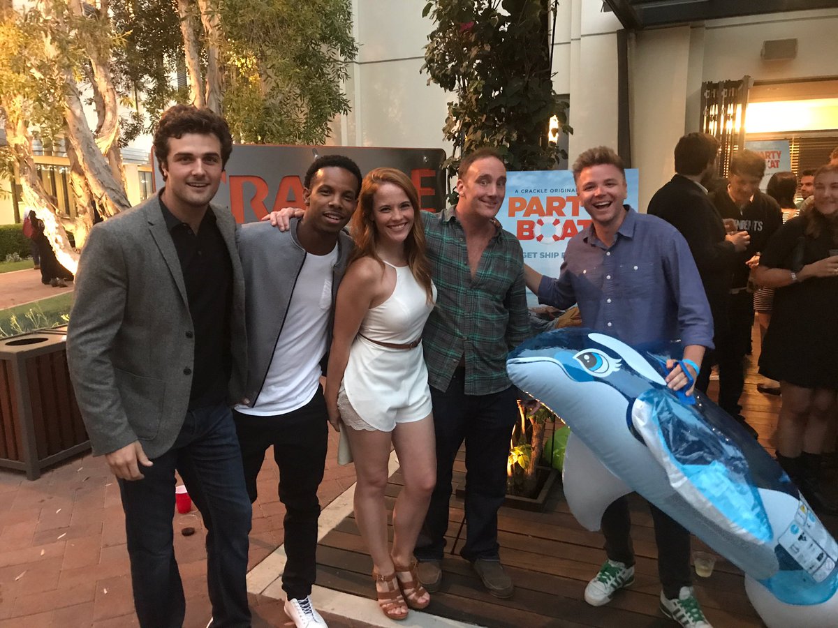 With a crew like this, you can’t help but have a good time! #PartyBoatFam