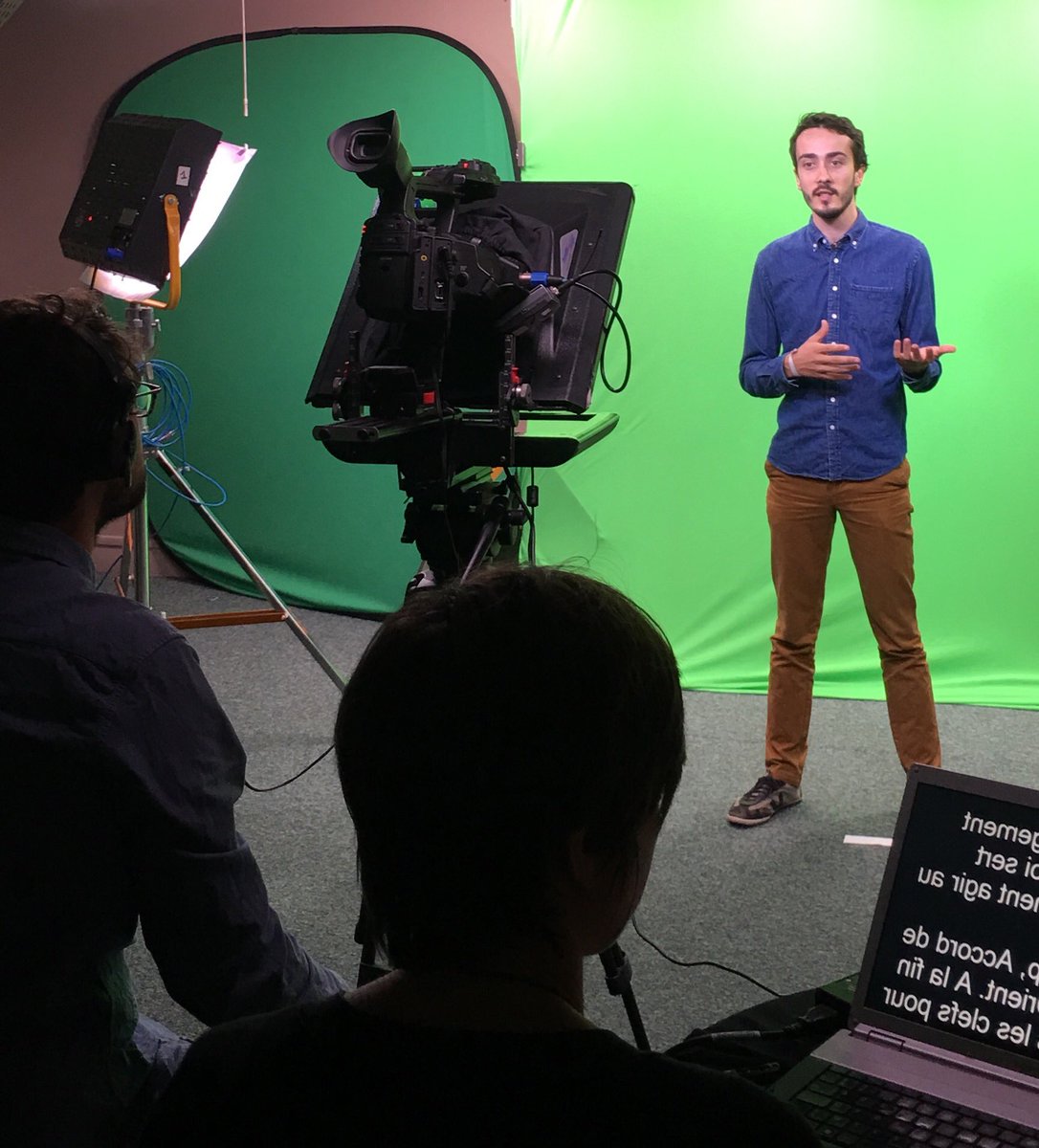 Asso_ABC's tweet photo. #CommeLesPros journée en studio chez @webtvprod pr @AssBilanCarbone et @AvenirClim : notre mini-mooc E-C commun sortira en septembre 😇 https://t.co/D4NdlpryiN